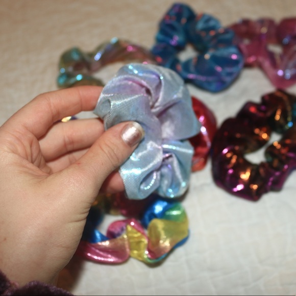 ❌SOLD❌ Pack of 5 New Sparkle SCRUNCHIES ✨ - Picture 5 of 7